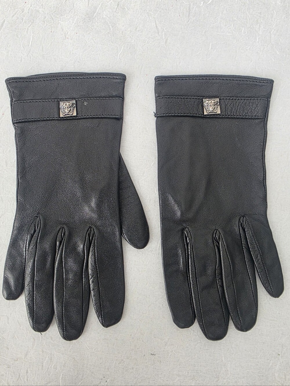 Auth Versace Medusa Plaques Black Leather Gloves